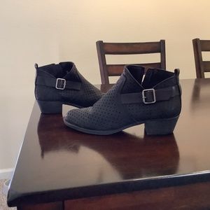Maurices - size 7M